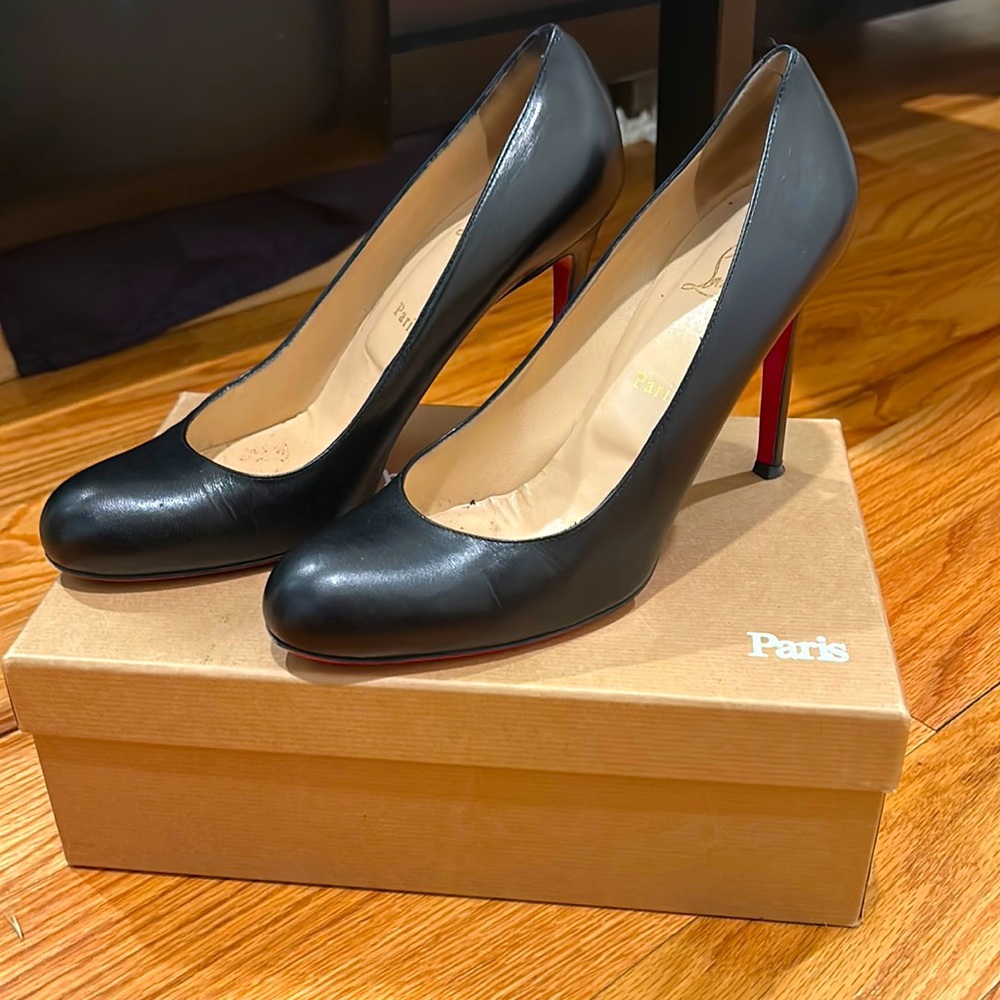 Christian Louboutin Simple Black Pumps
